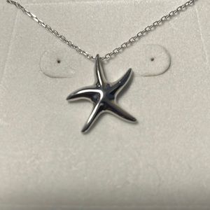 NWT sterling silver necklace with starfish shaped pendant